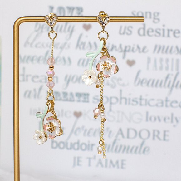 Handmade Sakura Flower Dangle MisMatch Earrings - Picture 4 of 6